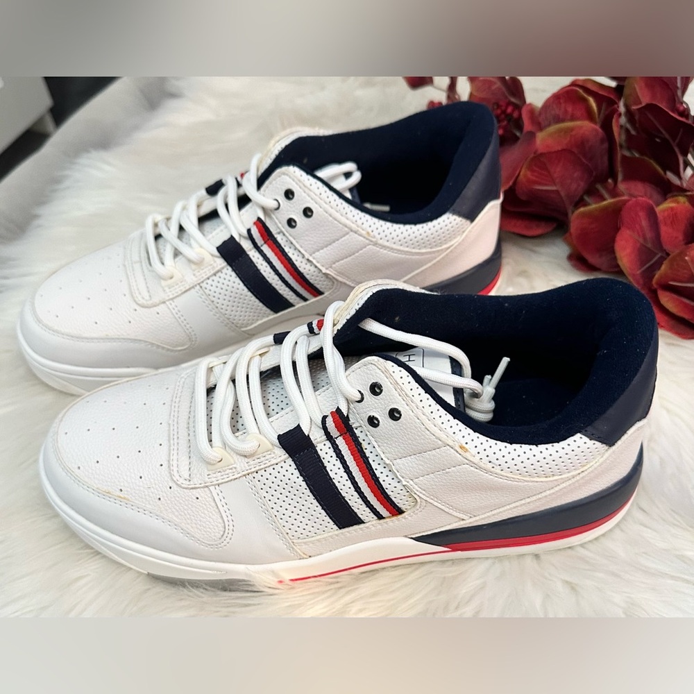 Men’s Tommy Hilfiger White Sneakers w/Red & Blue Striped Detail Sz 11.5 - Picture 2 of 10